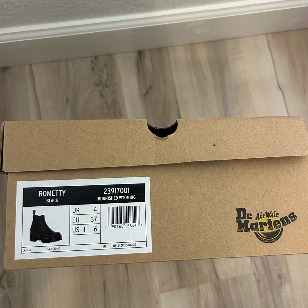 Doc Marten Rometty Black Leather Chelsea Boots - Picture 2 of 5